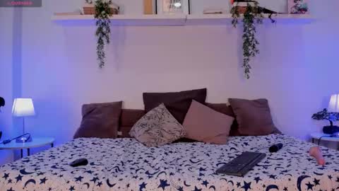 Mia online show from January 10, 11:10 pm