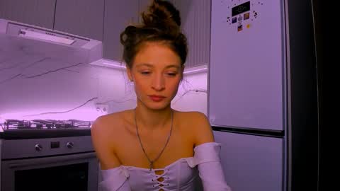 Mia online show from February 22, 7:49 pm