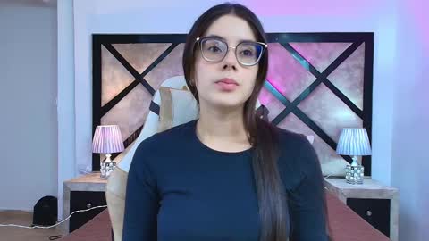 Snapshot of miasilverr chatting on October 6, 7:10 pm Mia online show from October 6, 7:10 pm