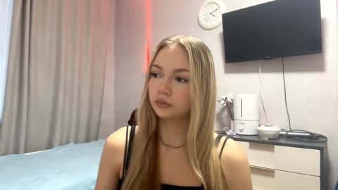 Milana online show from February 15, 1:43 pm