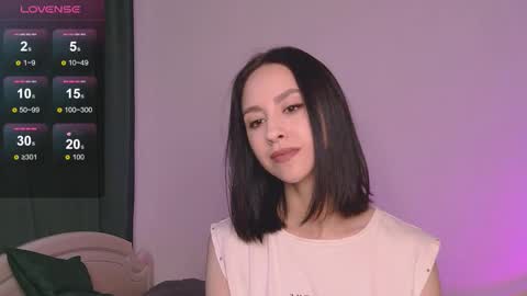 Mia online show from September 30, 7:52 am