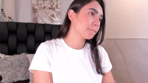 miavelvet1 online show from March 12, 2:48 am