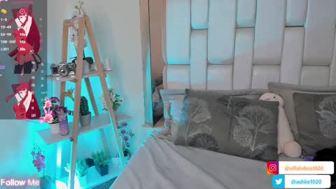 Snapshot of miavillalobos_ chatting on February 24, 12:59 pm Mia Villalobos online show from February 24, 12:59 pm