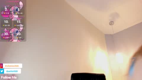 Snapshot of miavillalobos_ chatting on September 20, 1:47 pm Mia Villalobos online show from September 20, 1:47 pm