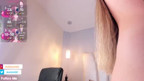Snapshot of miavillalobos_ chatting on October 4, 12:25 pm Mia Villalobos online show from October 4, 12:25 pm