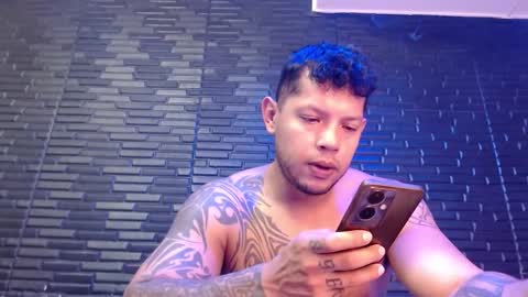 Snapshot of michael_daviss1 chatting on February 25, 3:42 pm Michael Daviss online show from February 25, 3:42 pm