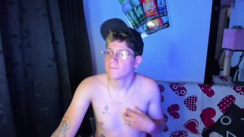 michael independent model  online show from April 1, 10:39 pm