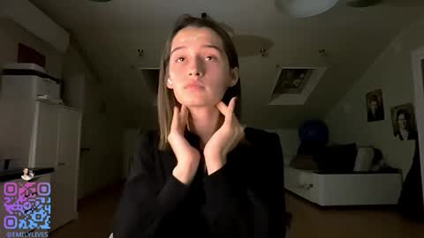 Emily online show from October 31, 3:56 pm