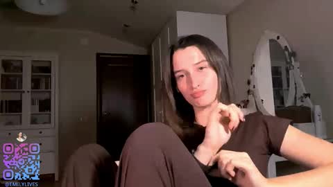 Emily online show from November 15, 3:46 pm