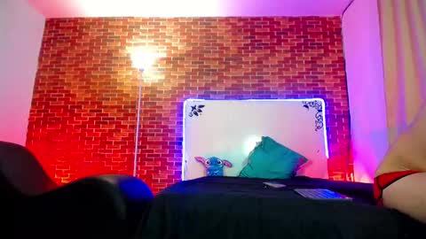 Snapshot of michael_twinkk chatting on October 6, 2:07 am MICHAEL online show from October 6, 2:07 am