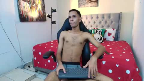 michaell_bellk_ online show from November 4, 7:04 pm