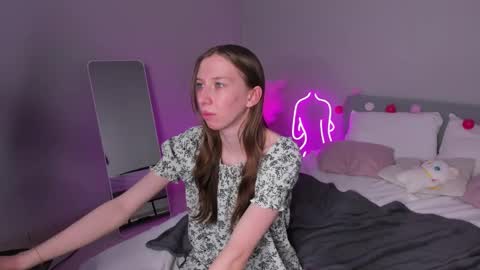 michele_mack online show from March 7, 6:13 am