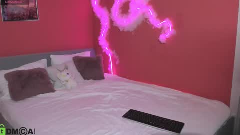 michele_mack online show from December 21, 1:45 am