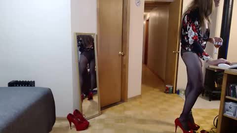 Michelle online show from December 17, 6:03 pm