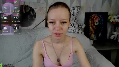 Snapshot of michelle_blond chatting on September 26, 7:49 am michelle_blond online show from September 26, 7:49 am
