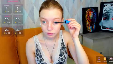 Snapshot of michelle_blond chatting on February 3, 7:40 am michelle_blond online show from February 3, 7:40 am