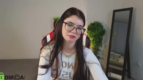 Michelle online show from May 11, 6:16 pm