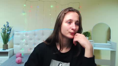 Snapshot of michellee11 chatting on January 28, 12:11 pm Michel online show from January 28, 12:11 pm