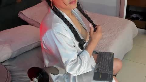 Snapshot of micki__ chatting on September 19, 12:09 pm Micki online show from September 19, 12:09 pm