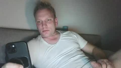 mickkxl online show from December 18, 8:59 pm