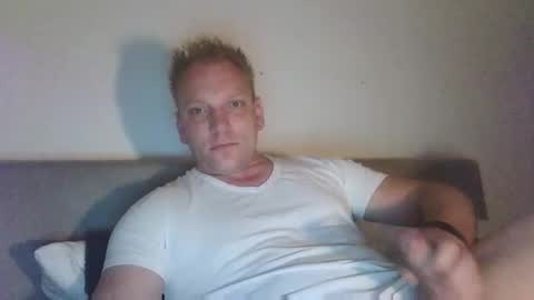 mickkxl online show from October 27, 12:05 pm