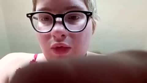 midnightmochi2 online show from June 8, 4:41 pm