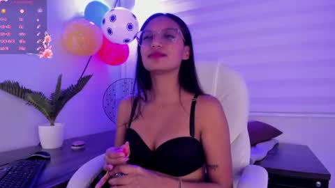 miel_ambar online show from July 6, 9:39 pm