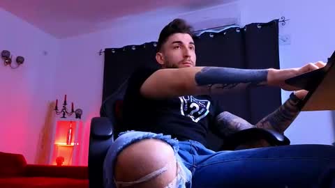 MightyAaron online show from January 16, 7:06 am