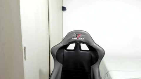 Miguel Hernandez online show from October 13, 9:50 pm