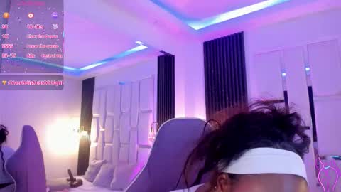 Miia Schwarz  online show from November 10, 8:00 pm