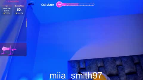 mia online show from December 3, 10:10 pm
