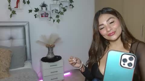 miiaa_k online show from March 18, 9:48 am