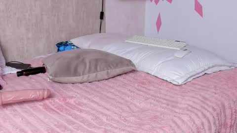 miiaa_m online show from March 7, 8:53 pm