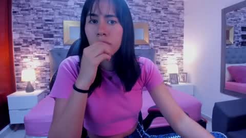 miiaabloom online show from August 3, 7:42 pm