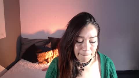 miiaawallace online show from February 9, 1:14 pm