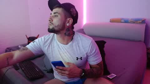 Mia and Liam online show from January 9, 7:52 am