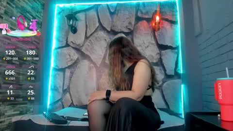 miiss_evaa online show from December 1, 11:30 am