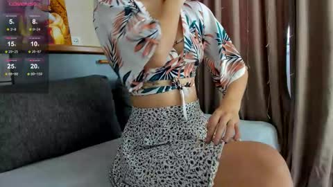 Snapshot of miissblonde chatting on October 1, 2:54 am miissblonde online show from October 1, 2:54 am