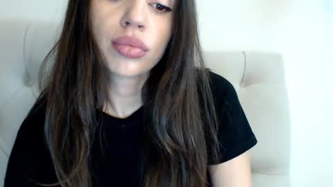 Mika online show from November 10, 8:00 pm