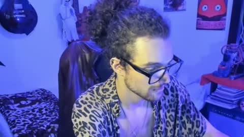 Snapshot of mikaelrizzzo chatting on October 7, 1:23 am mikaelrizzzo online show from October 7, 1:23 am