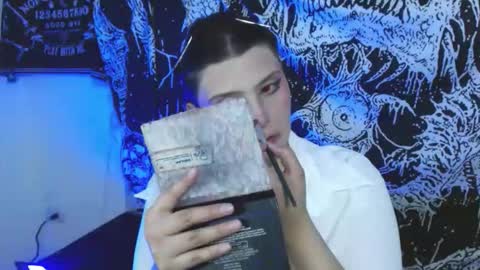 Mika online show from March 7, 10:10 pm