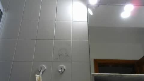 Snapshot of mike26051 chatting on January 23, 1:02 pm mike26051 online show from January 23, 1:02 pm