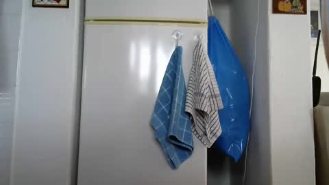 Snapshot of mike26051 chatting on December 14, 4:08 pm mike26051 online show from December 14, 4:08 pm