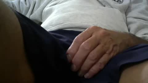 Snapshot of mike26051 chatting on December 13, 8:14 pm mike26051 online show from December 13, 8:14 pm