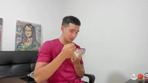 mike3xxx online show from October 21, 3:11 am