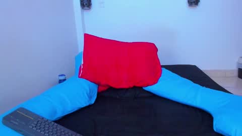 Snapshot of mike__horny chatting on February 10, 1:44 pm Mike online show from February 10, 1:44 pm