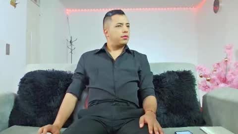 mike_fetiche online show from December 18, 11:49 am