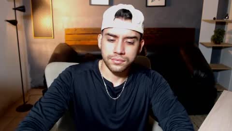 Mike Montoya online show from May 14, 2:32 am