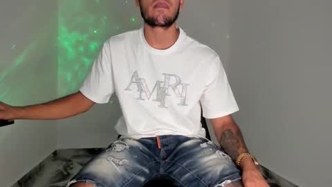 mikee_scooth online show from April 12, 7:45 am