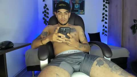 mikee_scooth online show from March 11, 7:14 am